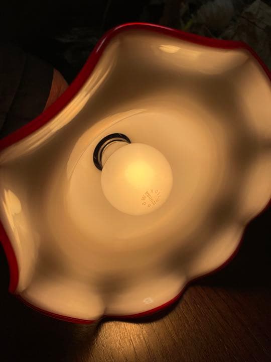 アンティーク　フリル乳白色ランプシェード　電気傘