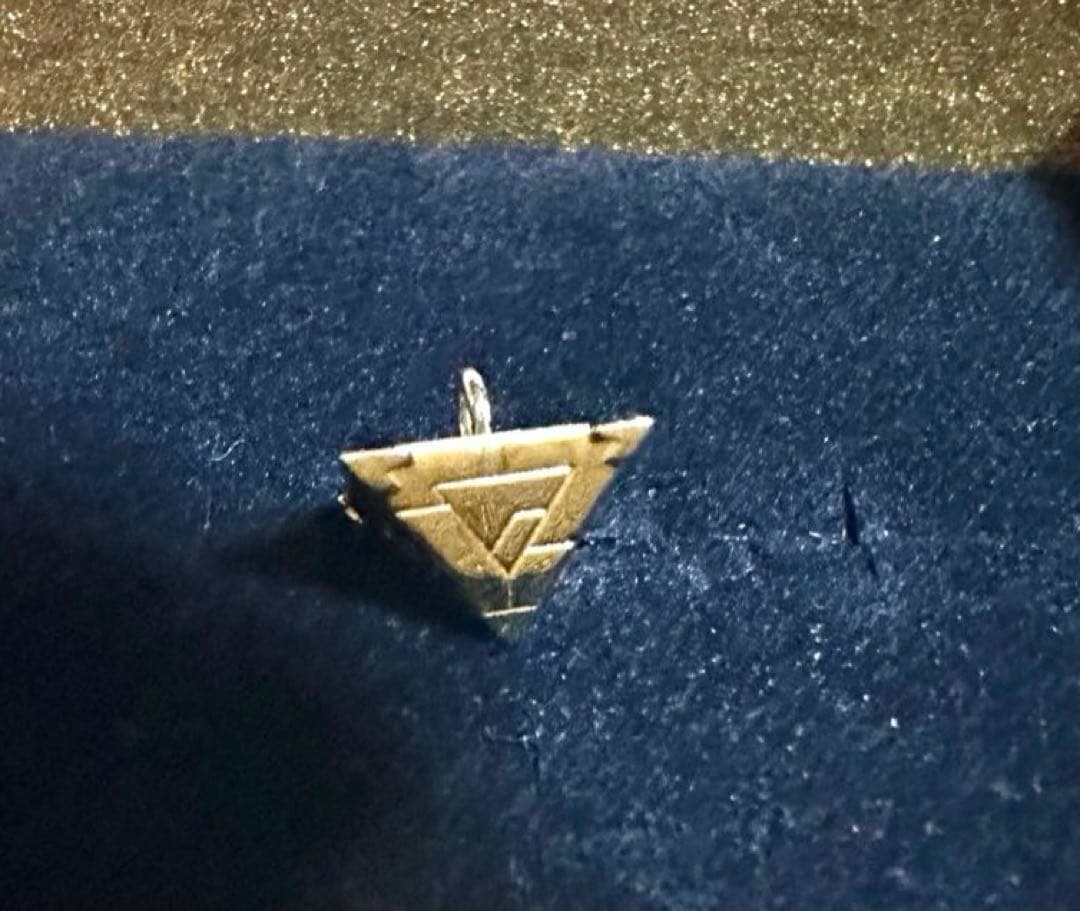 遊戯王　千年パズル　ネックレス　ペンダント　黄金櫃　千年アイテム