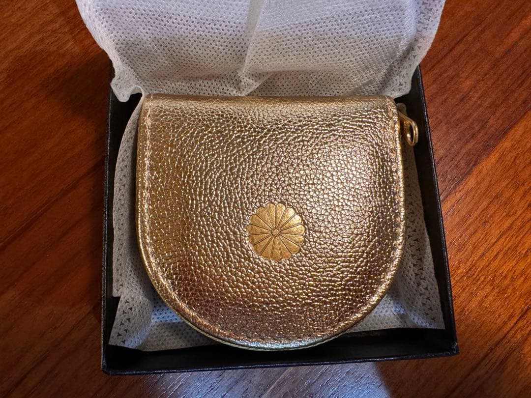 菊の御紋入り 【皇居限定財布】 ケース　ゴールド