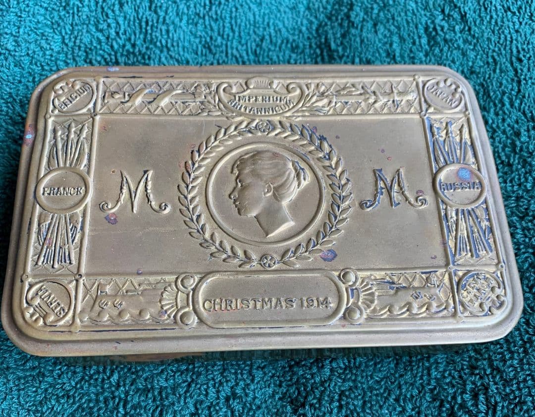 111年前！クリスマスギフト缶1914年メアリー王女が戦場の兵士に贈った真鍮の缶