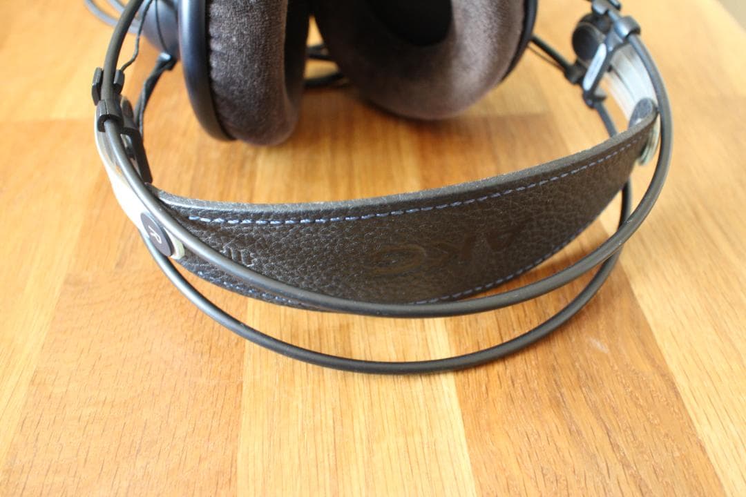 ヘッドホン AKG K702