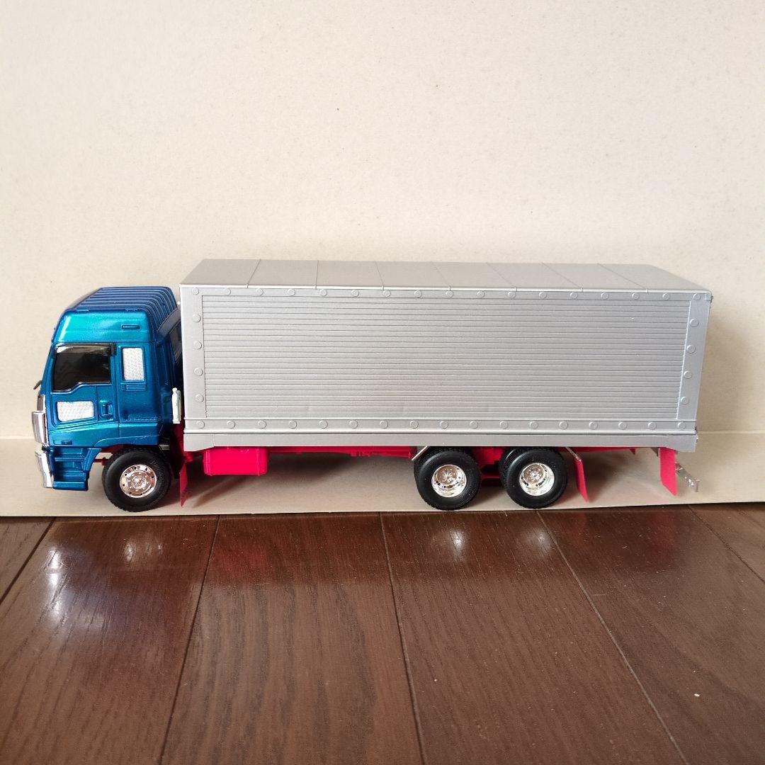 アオシマ　デコトラ　イスズギガ　冷凍車