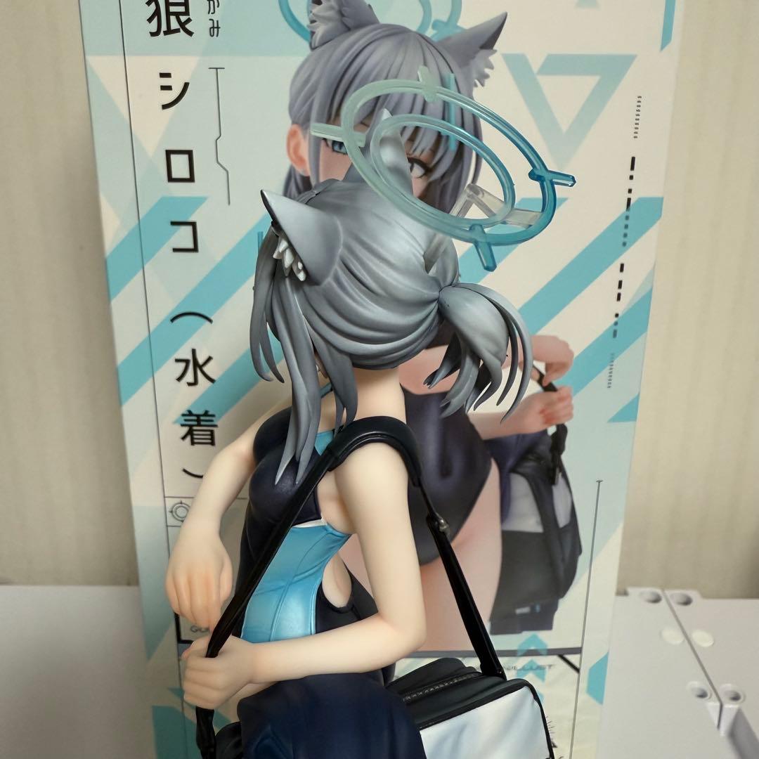 開封済み ブルアカ 砂狼シロコ（水着） フィギュア