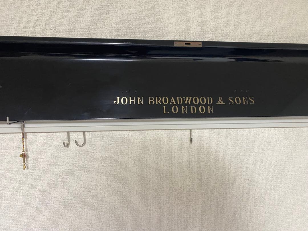 JOHN BROAD &sons ピアノ鍵盤蓋　ロンドンロゴ入り　ポスターは違う