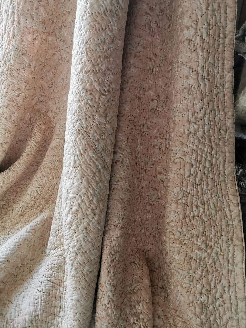 英国アンティーク ウェールズ/ダーラムキルト 肉厚ブティ風 ベージュボタニカル柄