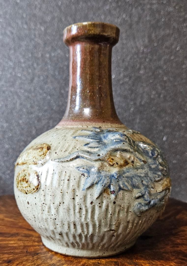 時代古作品❗沖縄の焼物　古琉球　壺屋焼　やちむん　陽刻浮彫色絵　雲龍巻き壺　徳利