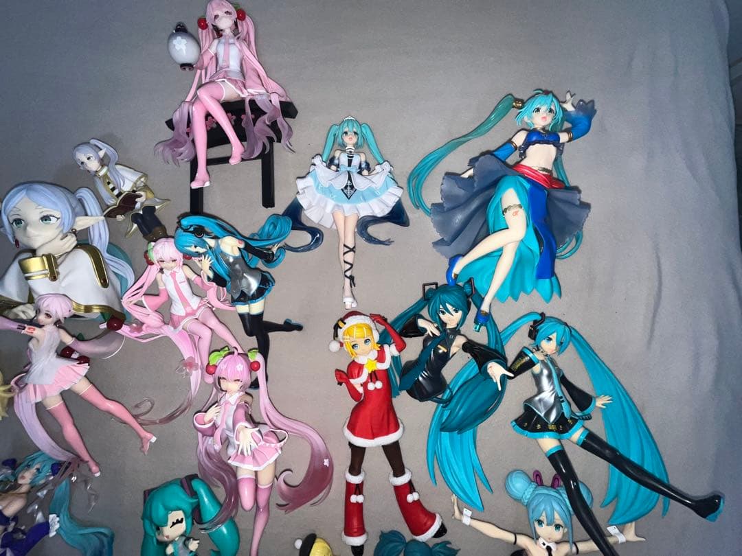 アクスタ、フィギュアグッズまとめ 初音ミク、鏡音リン・レン フリーレン ジャンク