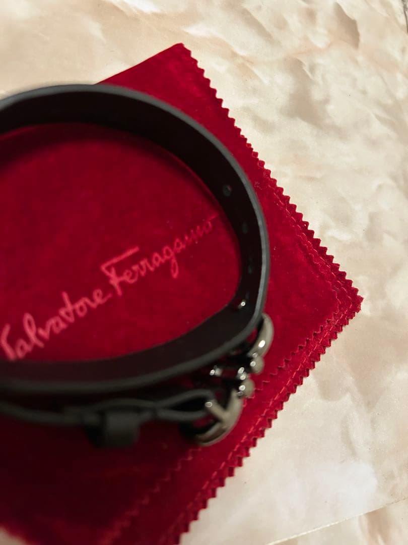 Salvatore Ferragamo ブラックレザーブレスレット