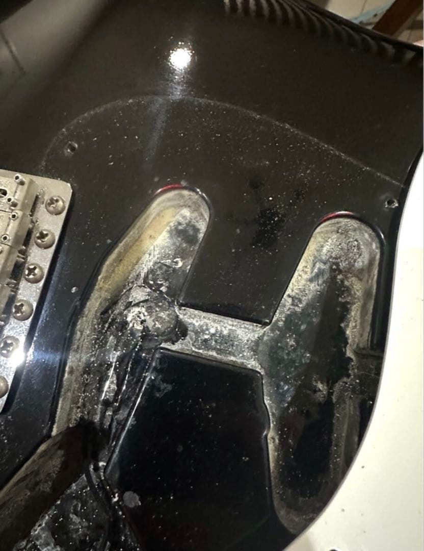 1/5まで割引★fenderストラト マルチレイヤー 黒／赤　AVRI アメビン