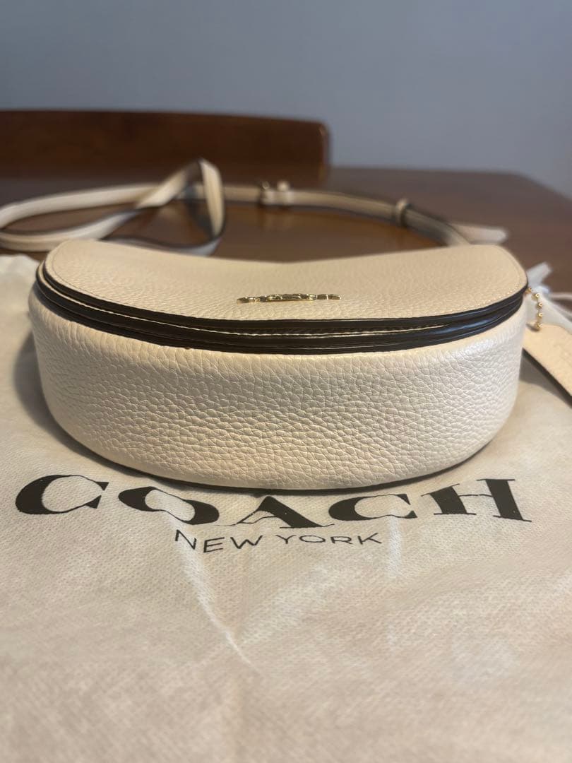 COACH コーチ ショルダーバッグ　ホワイトカラー系