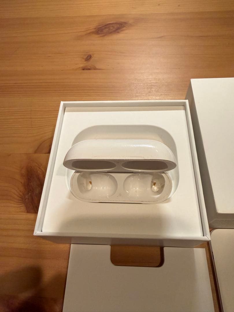 AirPods 2 Pro 純正品　右耳と充電ケース