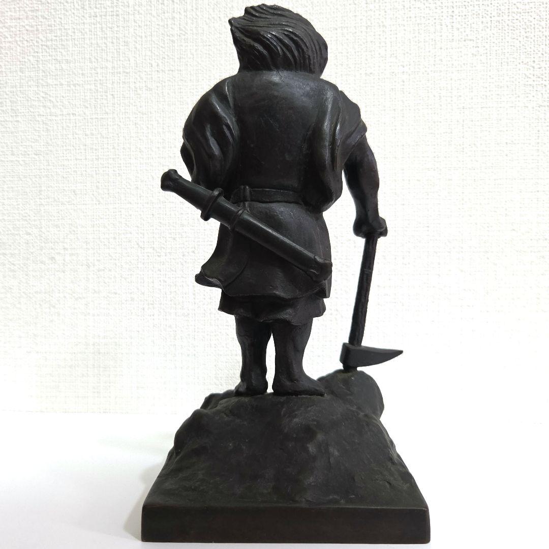 ブロンズ　古銅　アイヌ刀　シャクシャイン　アイヌ戦士　銅像