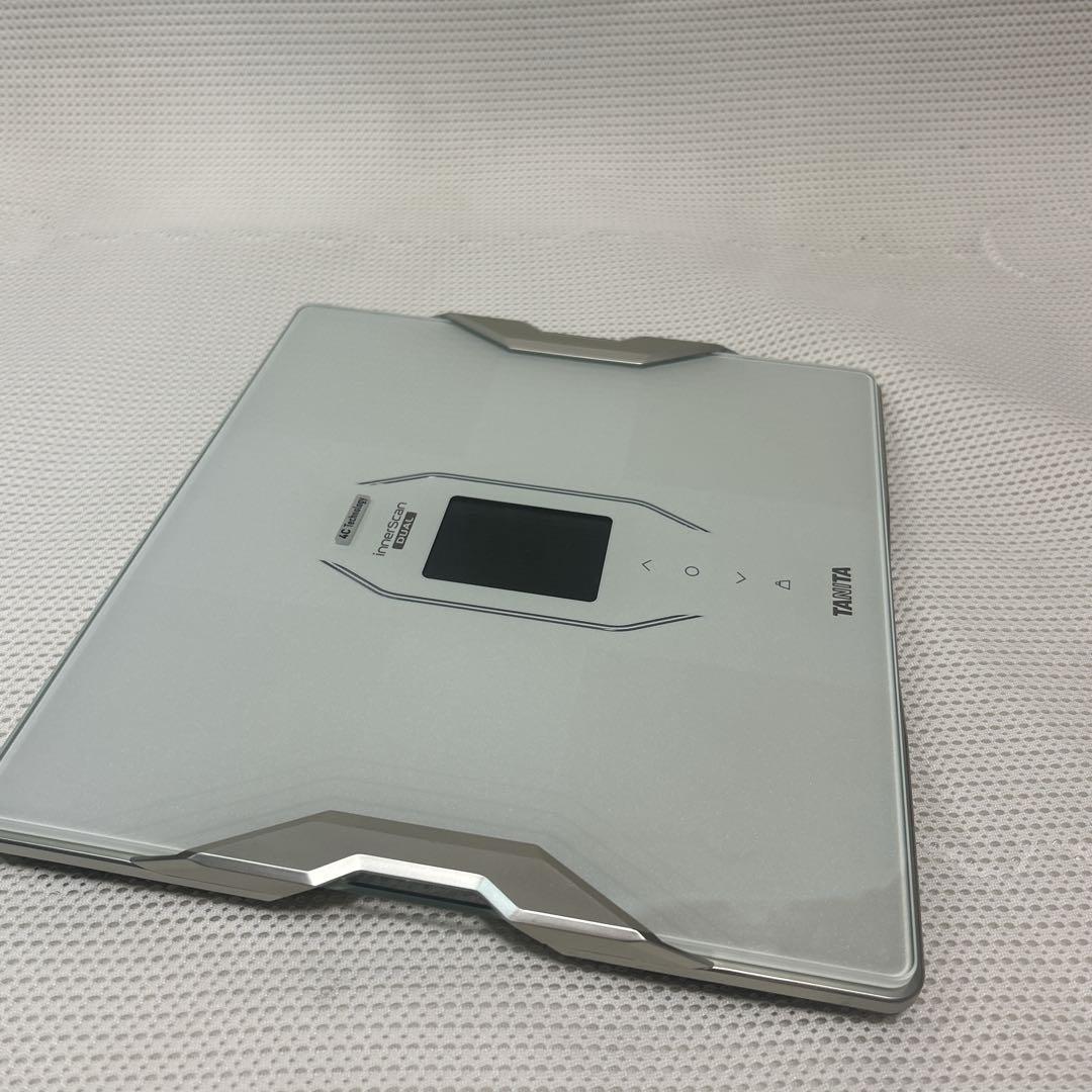 美品　TANITA InnerScan DUAL ホワイト RD-915L
