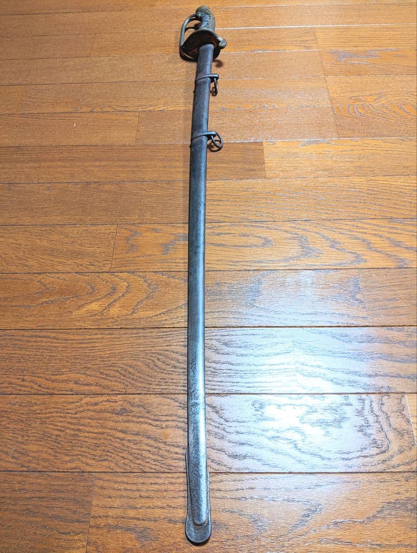 【当時物】旧日本軍 軍刀 指揮刀 模造刀身 サーベル 十六葉八重表菊紋【２環吊】