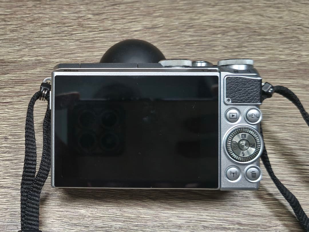 Nikon 1 J5 ミラーレス一眼　ダブルレンズキット