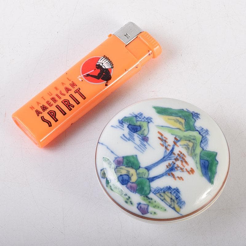 中国　成化年製款　五彩山水文　香合　時代箱　V　6998