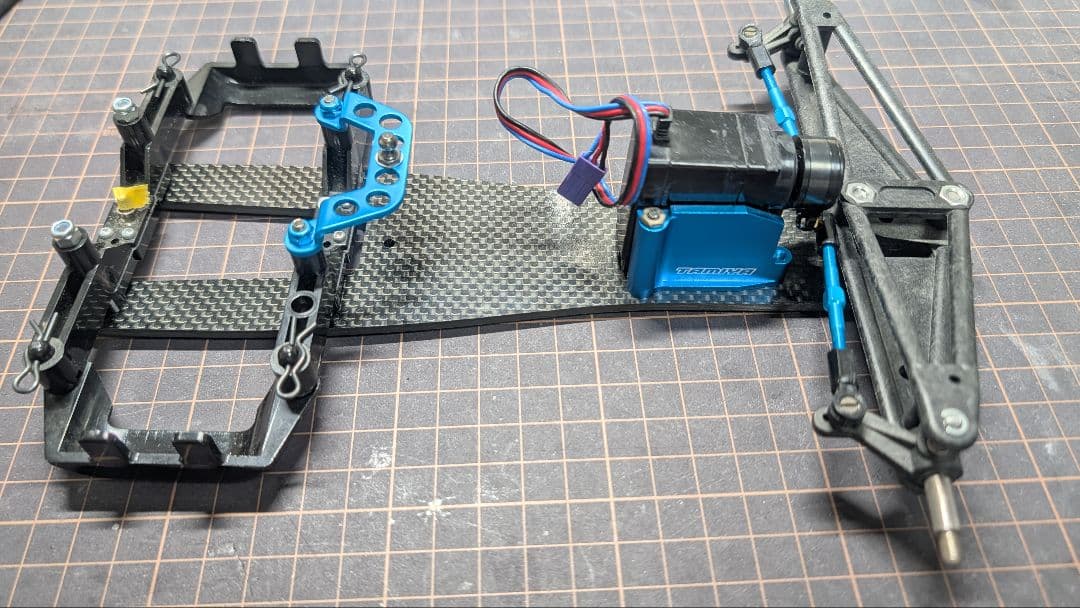 タミヤ F103 メインシャーシ パーツ付