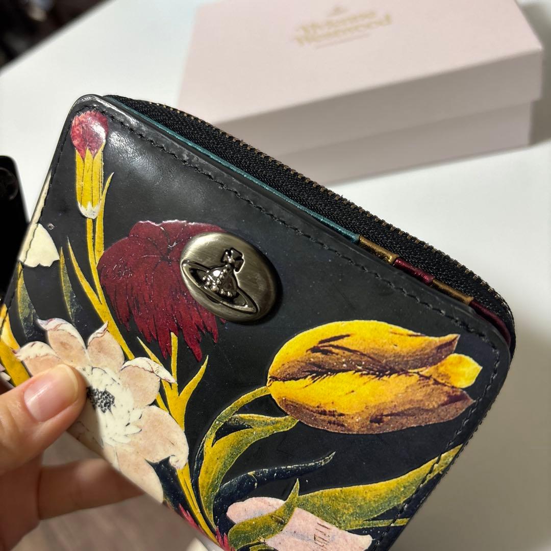 12/27取下。Vivienne Westwood 二つ折り財布 花柄 総柄