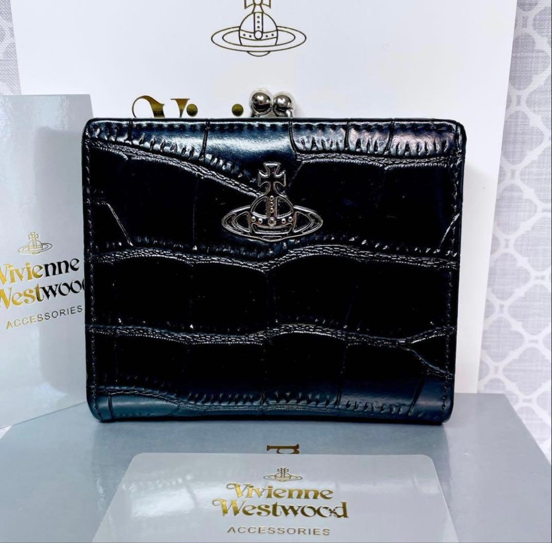 【新作✨️ショッパー付】ヴィヴィアン・ウエストウッド 折財布 黒
