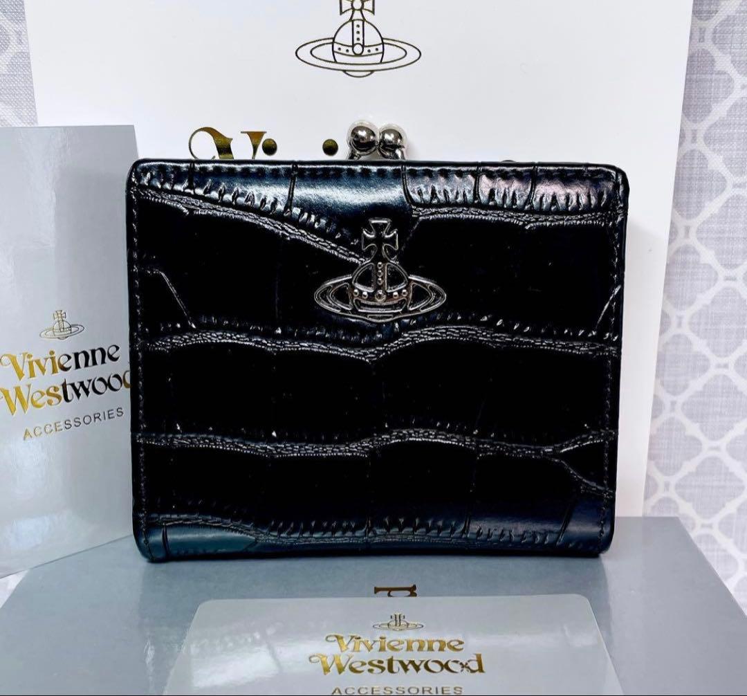 【新作✨️ショッパー付】ヴィヴィアン・ウエストウッド 折財布 黒