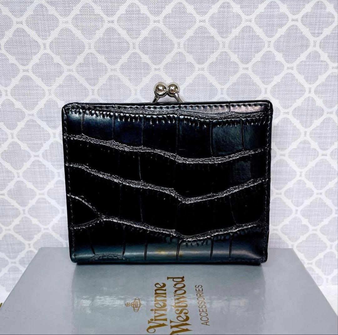 【新作✨️ショッパー付】ヴィヴィアン・ウエストウッド 折財布 黒