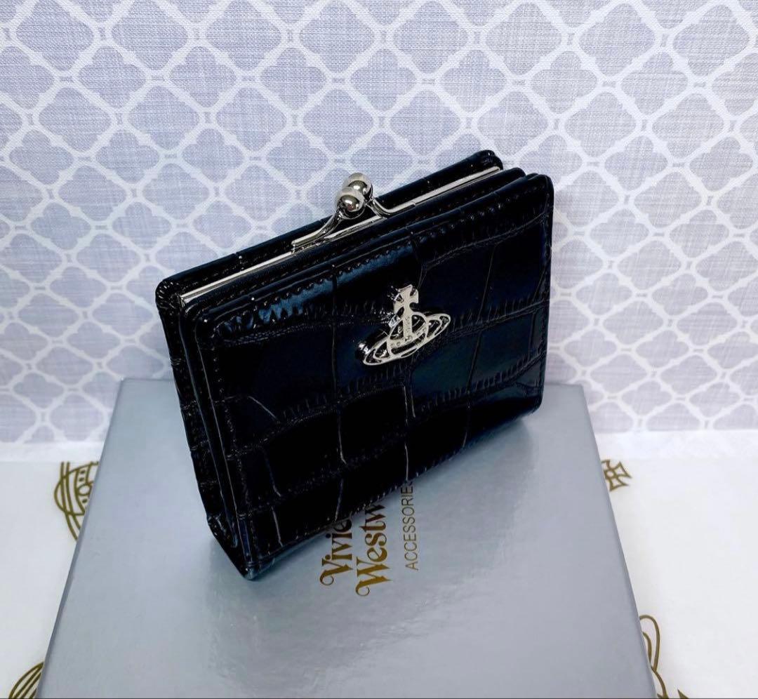 【新作✨️ショッパー付】ヴィヴィアン・ウエストウッド 折財布 黒