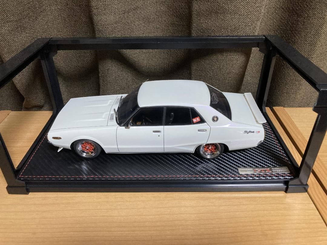 イグニッションモデル 1/18 スカイライン 弥生 L6エンジン付き 限定品