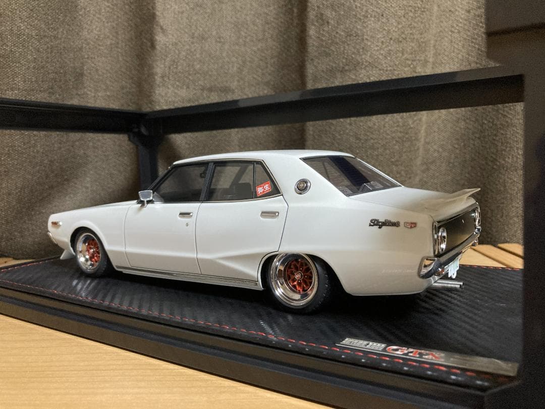 イグニッションモデル 1/18 スカイライン 弥生 L6エンジン付き 限定品