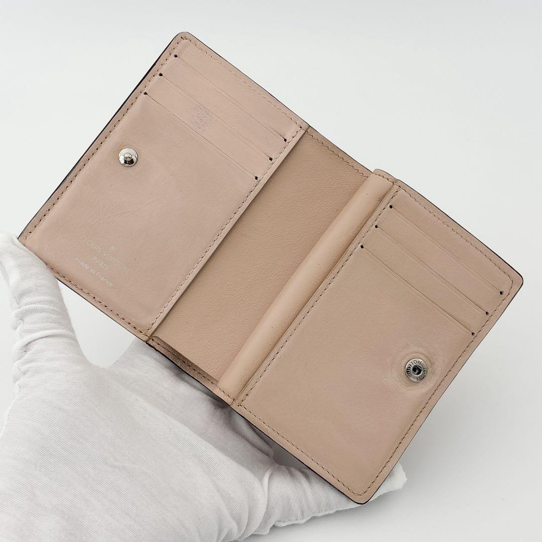 日本限定カラー★ルイヴィトン マヒナ クレア ピンクベージュ 二つ折り財布