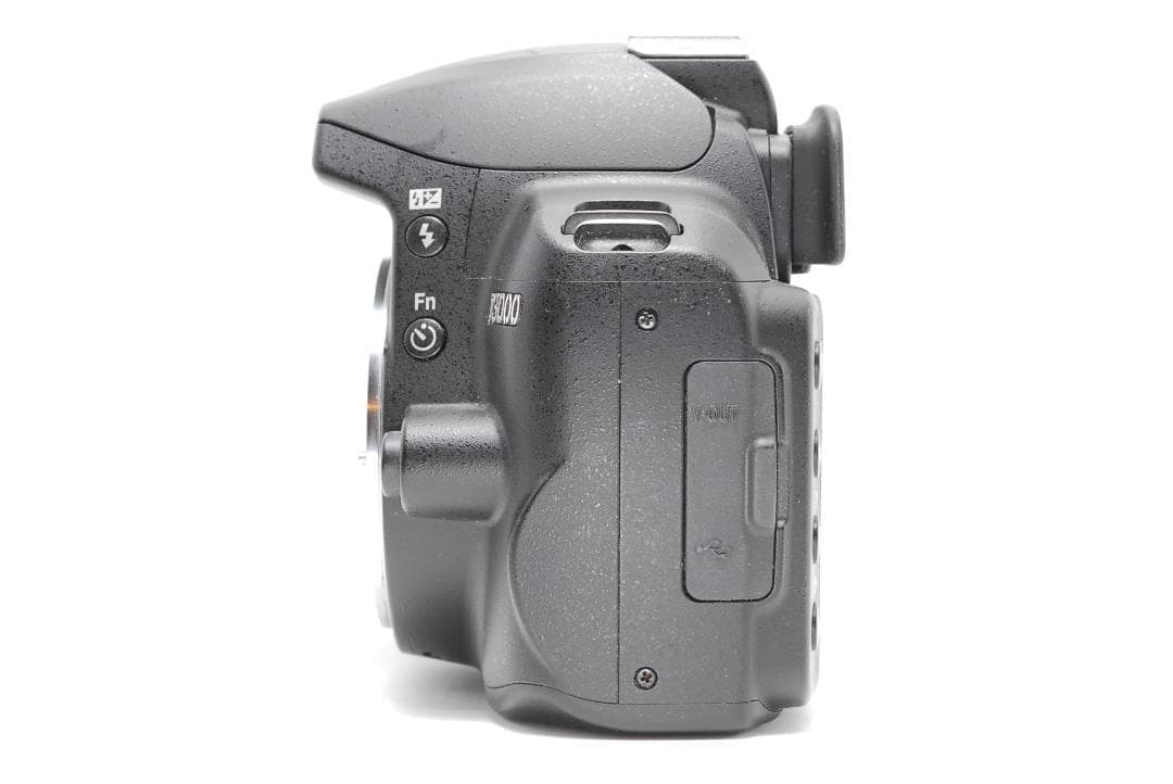 Nikon D3000　スマホ転送OK　安心の手振れ補正　一眼レフデビューに最適