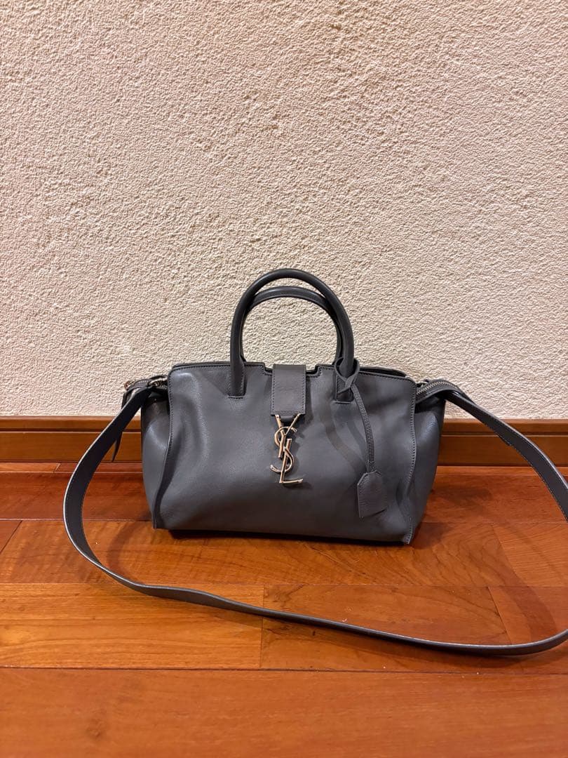 【定価から半額以下】サンローラン　ショルダーバッグ