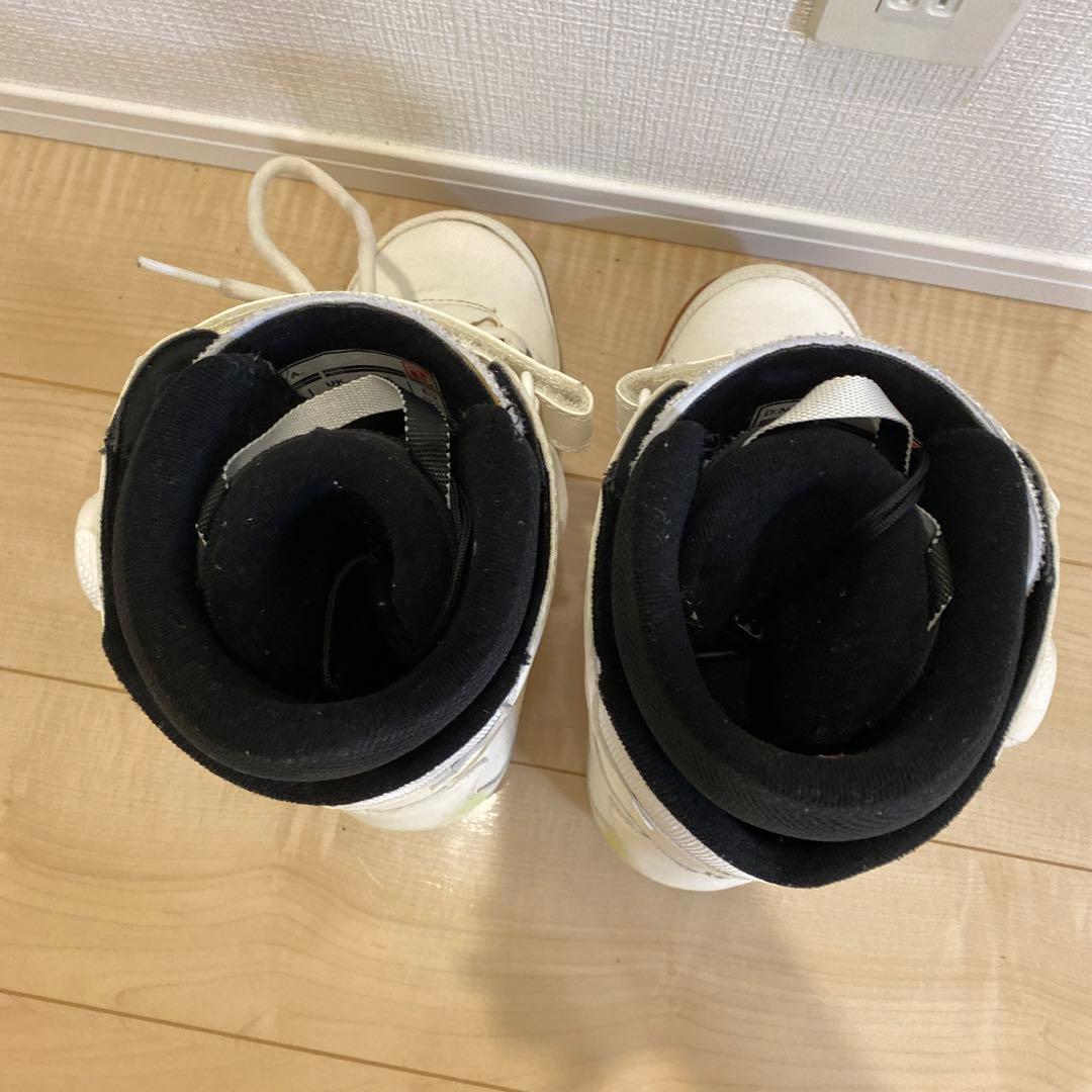 【即日発送】DEELUXE スノボ D.N.A. 27.5cm 22-23モデル