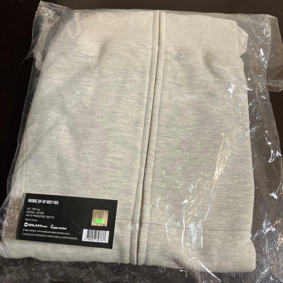 G-Dragon Übermensch 公式 グッズ / フーディ パーカー 白