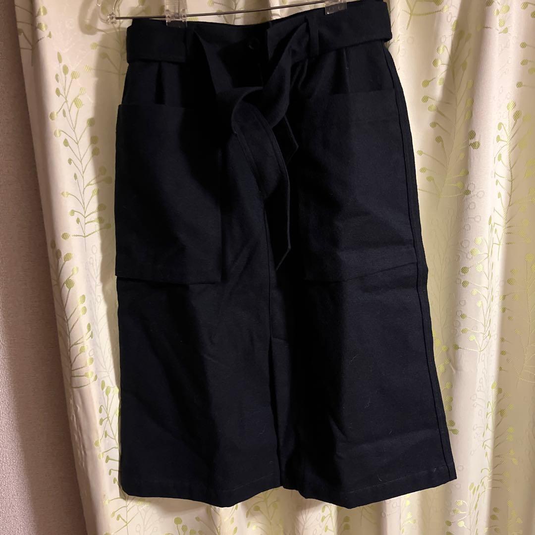 マーガレット・ハウエル　ブラック ウエストリボン スカート サイズ3