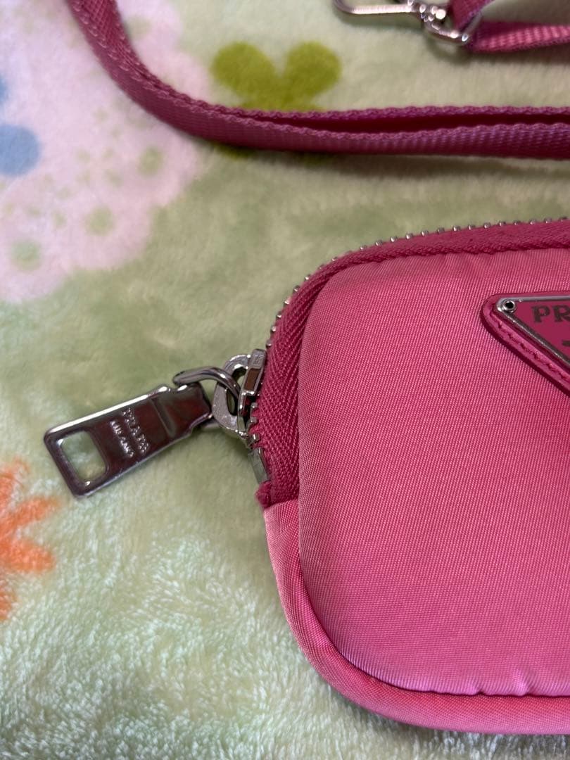 PRADA プラダ ポーチ 小物入れ ピンク ストラップ付き
