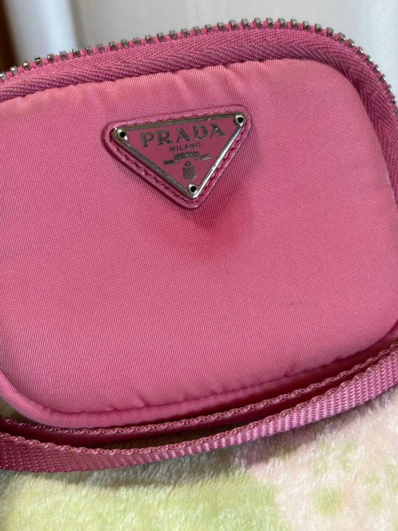 PRADA プラダ ポーチ 小物入れ ピンク ストラップ付き