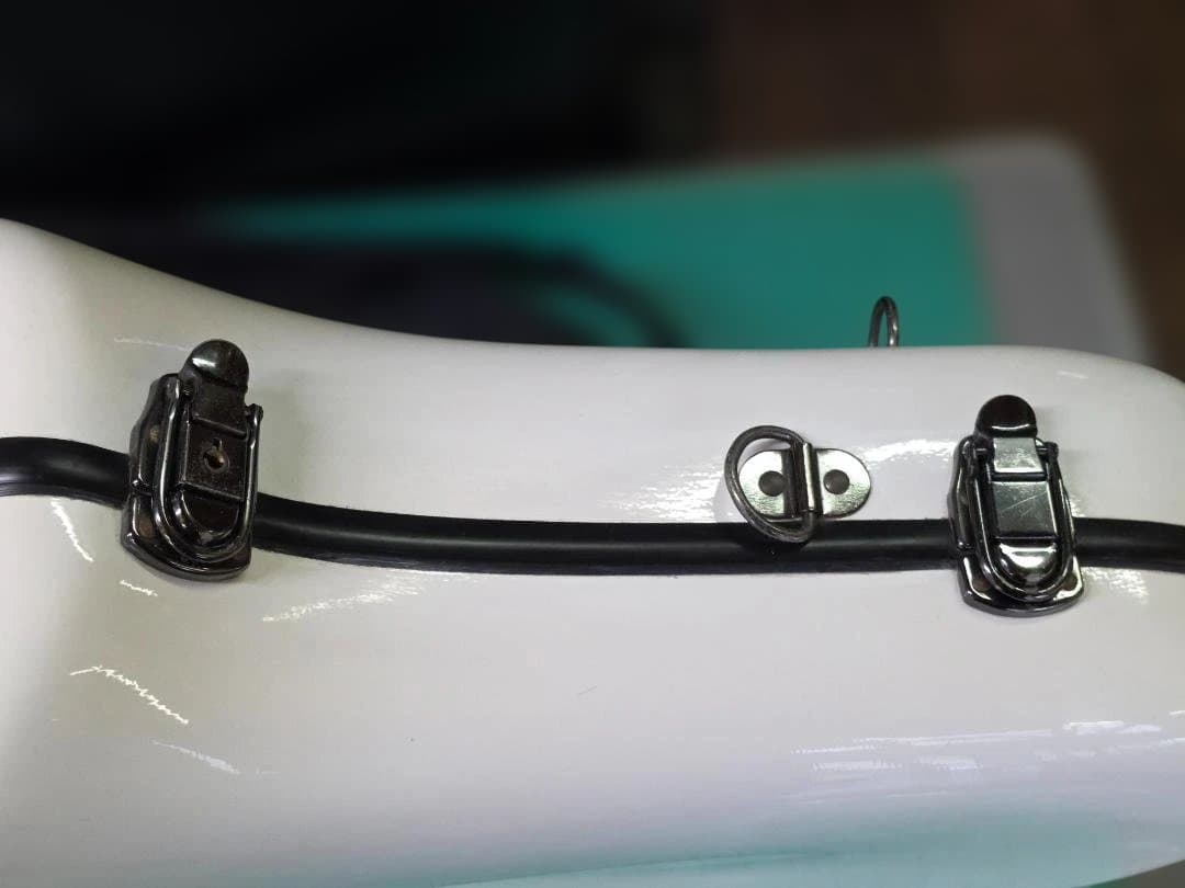 CCシャイニーケース テナーサックス用 ホワイト