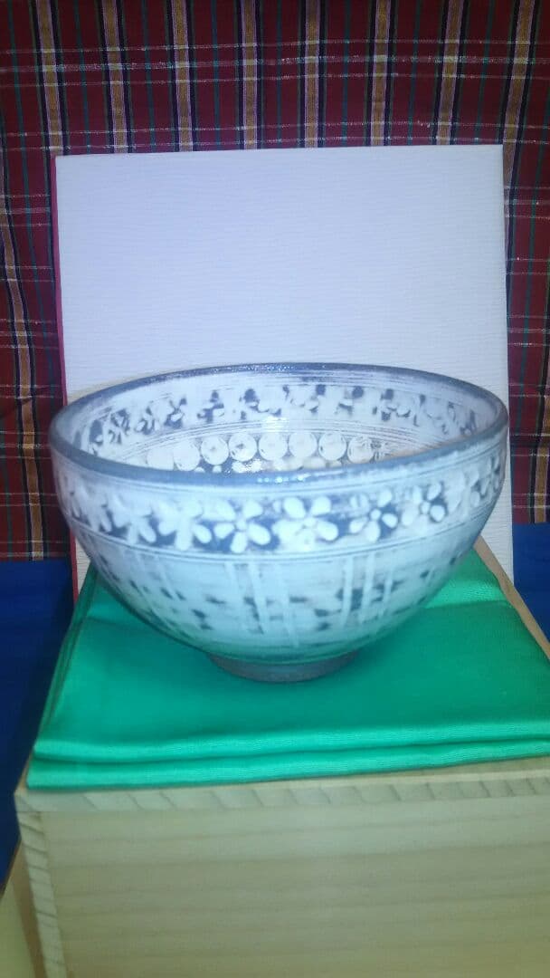 茶碗、粉引三島、晴光作