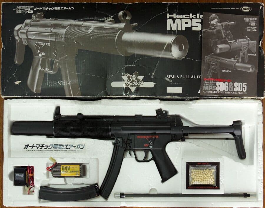 東京マルイ H&K MP5 SD6 200連射マガジン、純正バッテリー＆充電器付