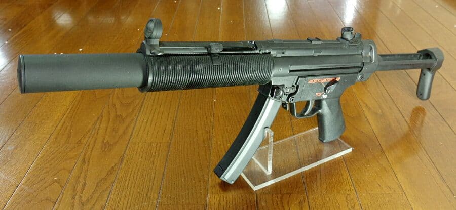 東京マルイ H&K MP5 SD6 200連射マガジン、純正バッテリー＆充電器付
