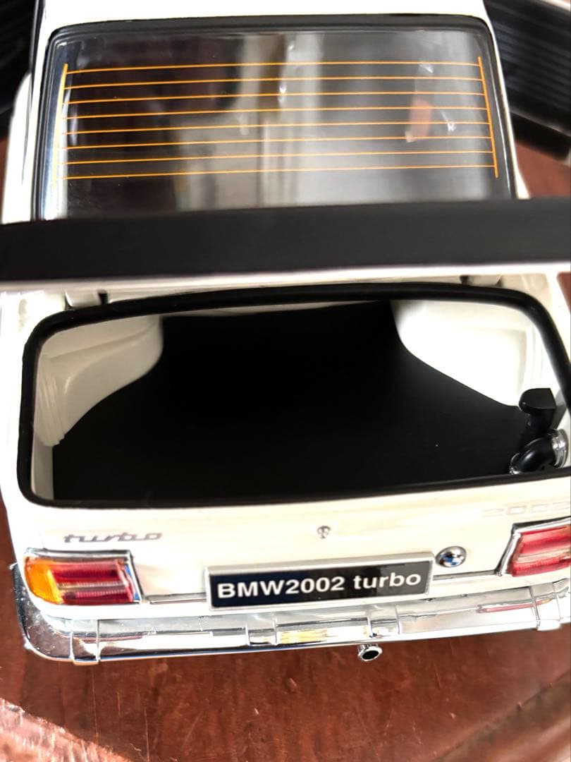 BMW 2002 turbo ミニカー1/18