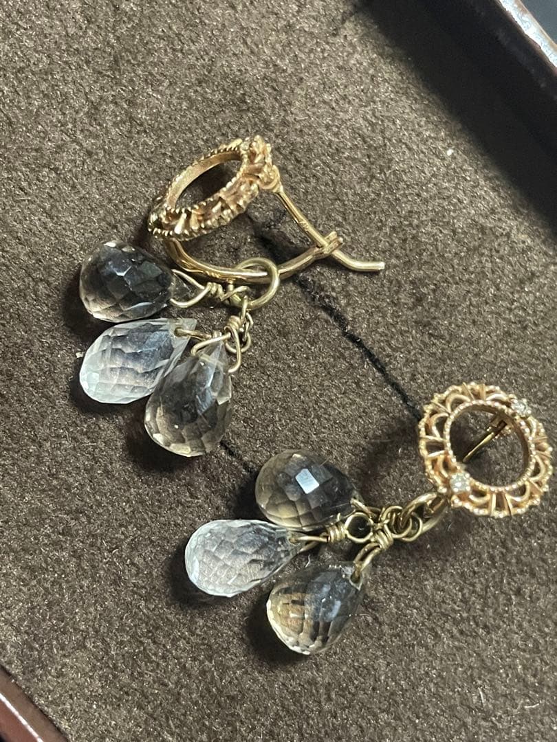 agete K10透かしサークル　フープピアス　チャーム付き　ダイヤ　アガット