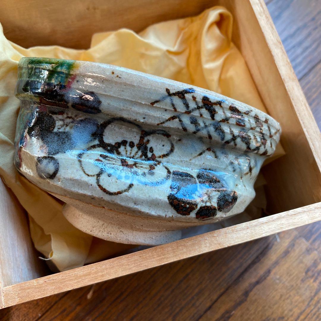 織部　沓形茶碗