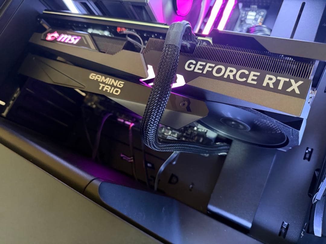 グラフィックボード・グラボ・ビデオカード MSI RTX4070Ti GAMING X TRIO 12G OC