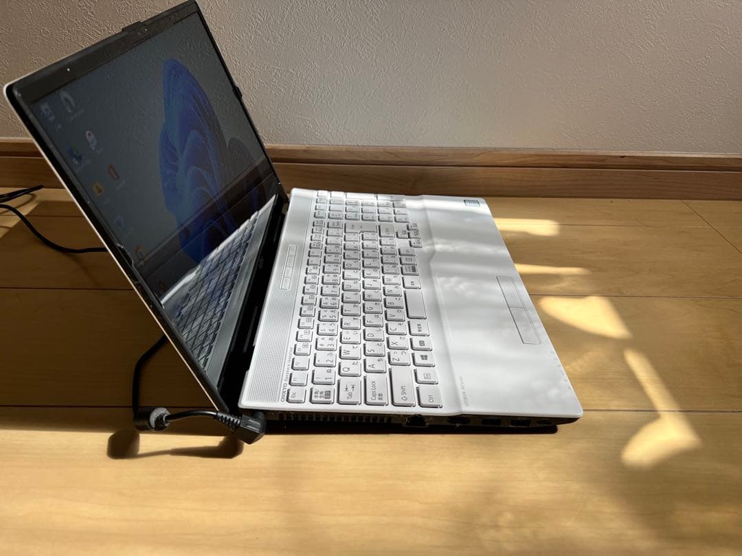 富士通 FMV AH45/D Core i3 高速SSD Windows11