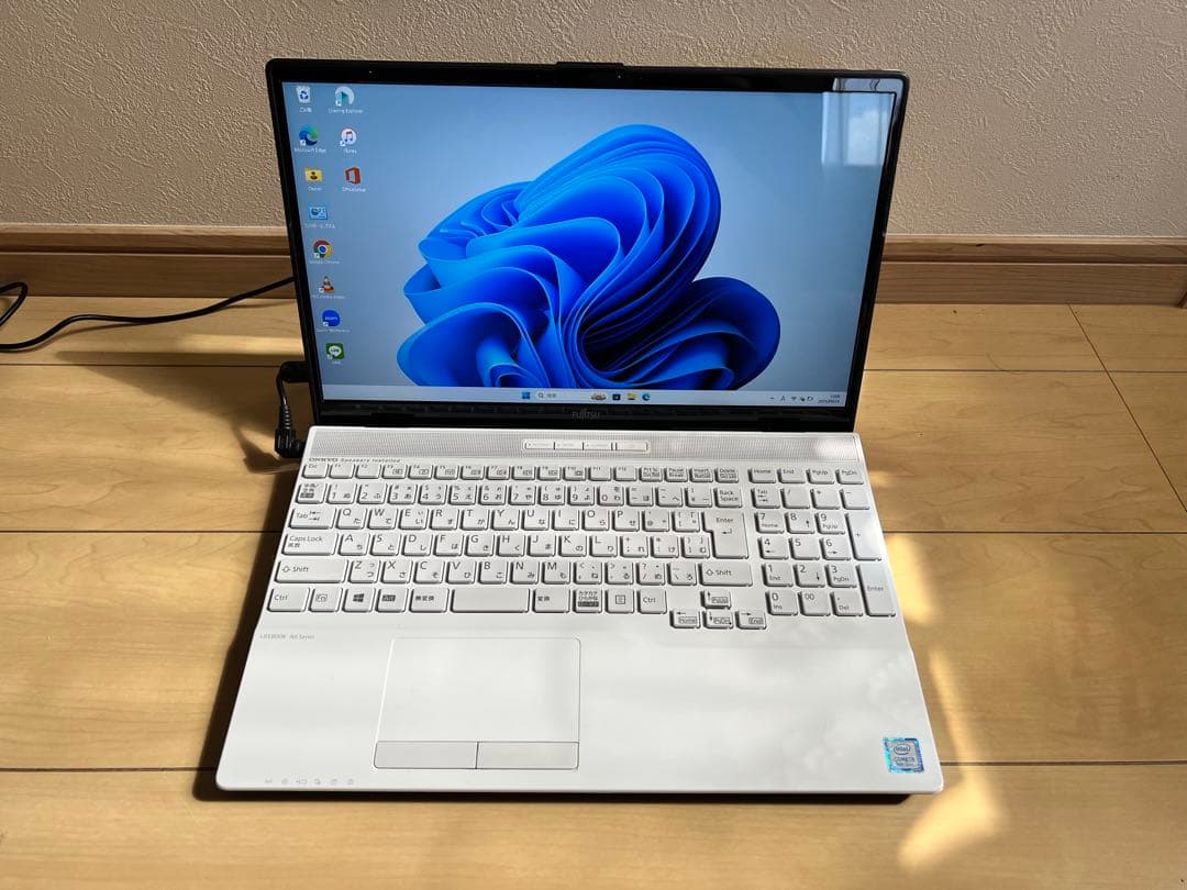 富士通 FMV AH45/D Core i3 高速SSD Windows11