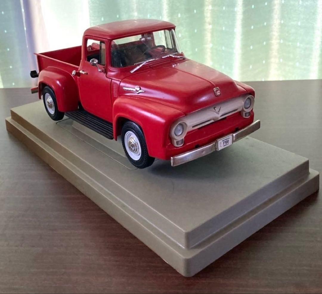 アーテル 1/18 スケール 1956 Ford F-100 赤