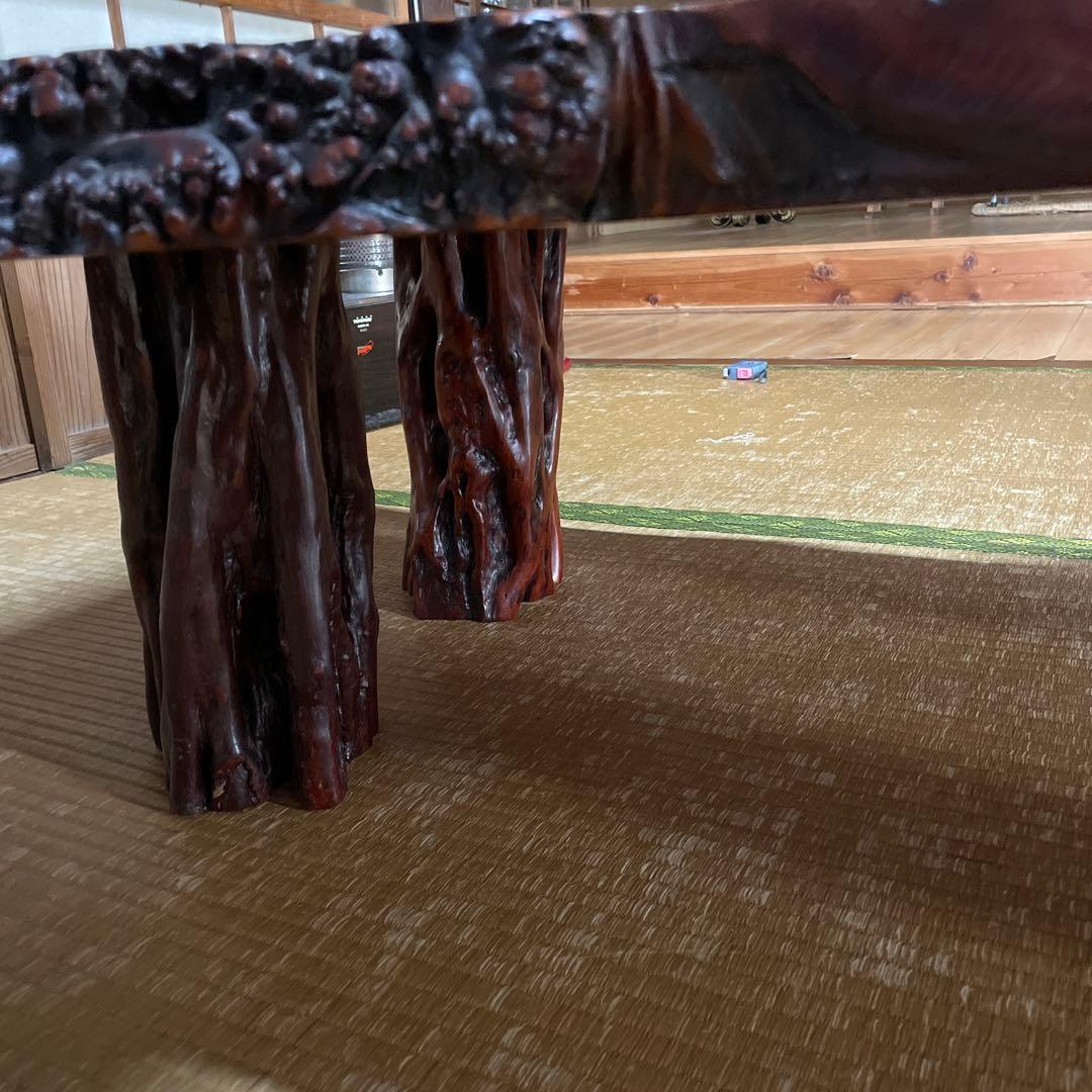 桜1枚板座卓、￼彫刻入り木製座卓 自然な形状