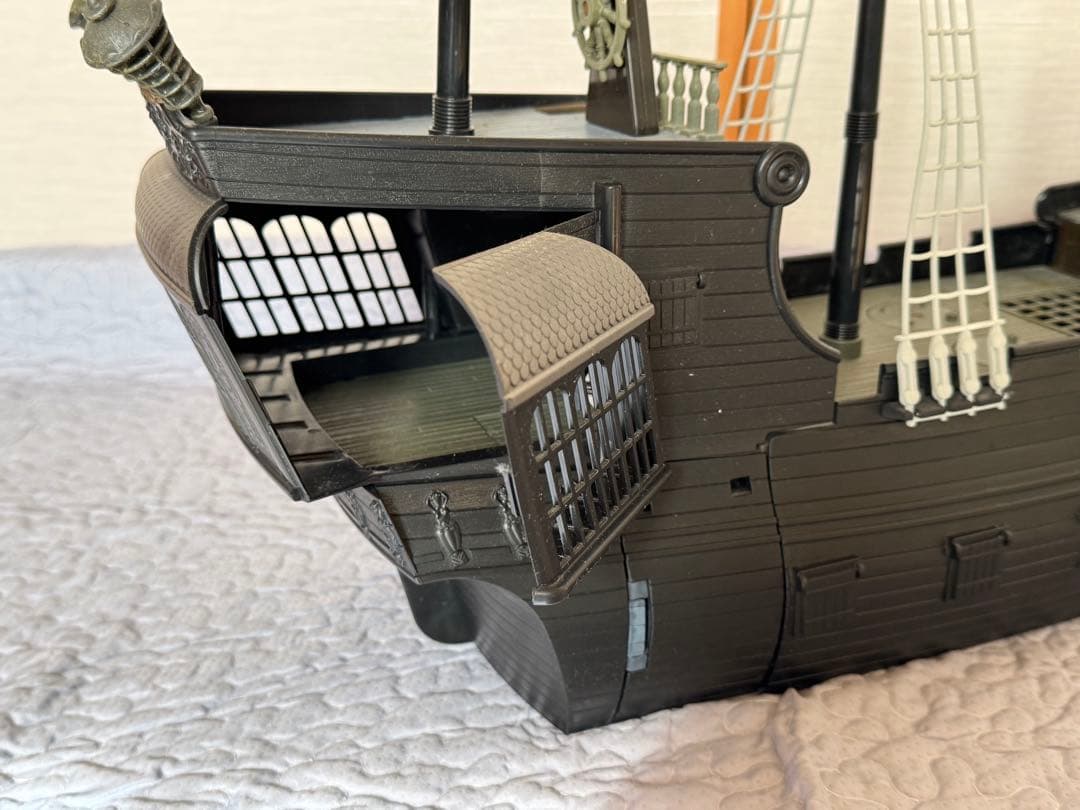 希少！ビックスケール　フィギア　ブラックパール号 パイレーツ・オブ・カリビアン