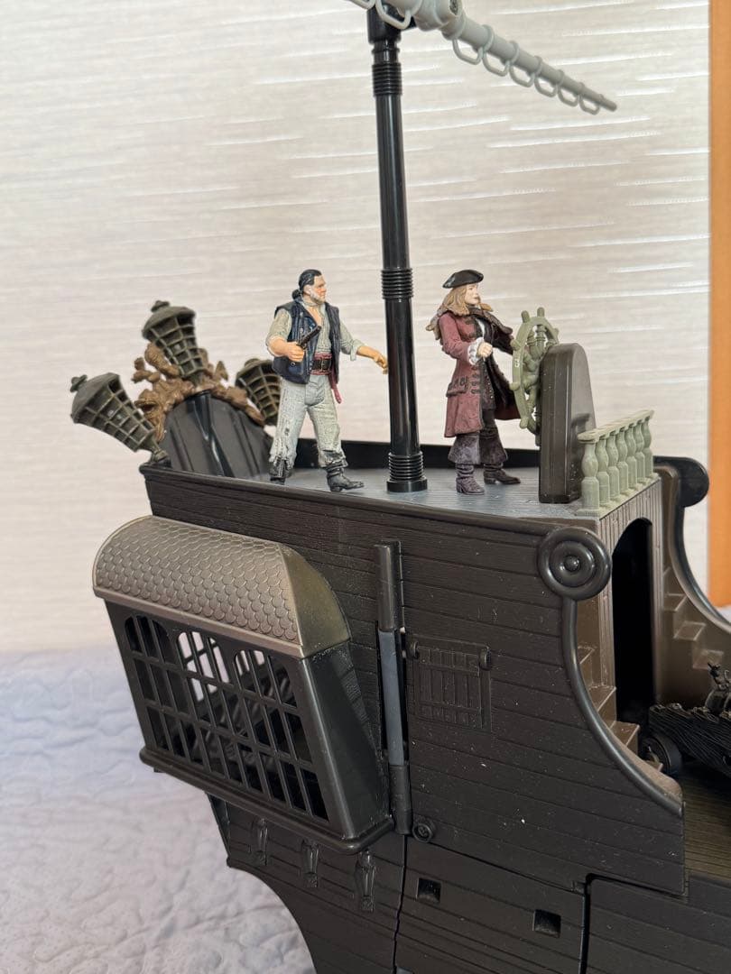 希少！ビックスケール　フィギア　ブラックパール号 パイレーツ・オブ・カリビアン